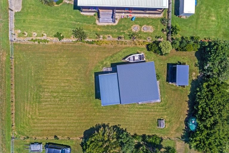 Photo of property in 1459d Anaura Road, Anaura Bay, Tokomaru Bay, 4079