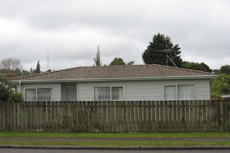 Photo of property in 2/62 Redcrest Avenue, Red Hill, Papakura, 2110