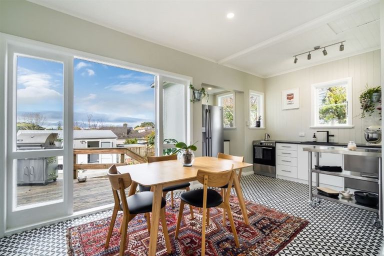 Photo of property in 65 Old Lake Road, Narrow Neck, Auckland, 0624