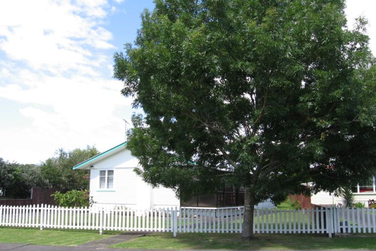 Photo of property in 4 Lynden Avenue, Hillcrest, Auckland, 0627