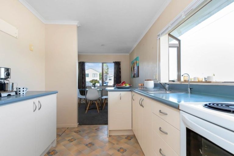 Photo of property in 25 Loughanure Place, Massey, Auckland, 0614