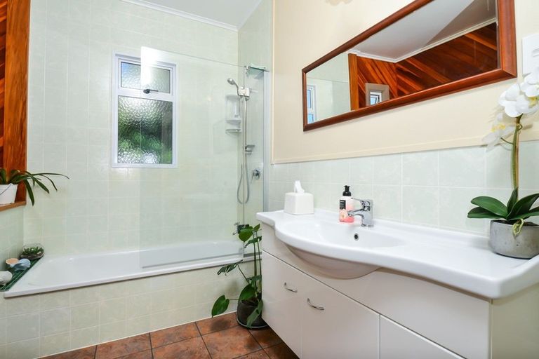 Photo of property in 2 Saint Olpherts Avenue, Hamilton East, Hamilton, 3216