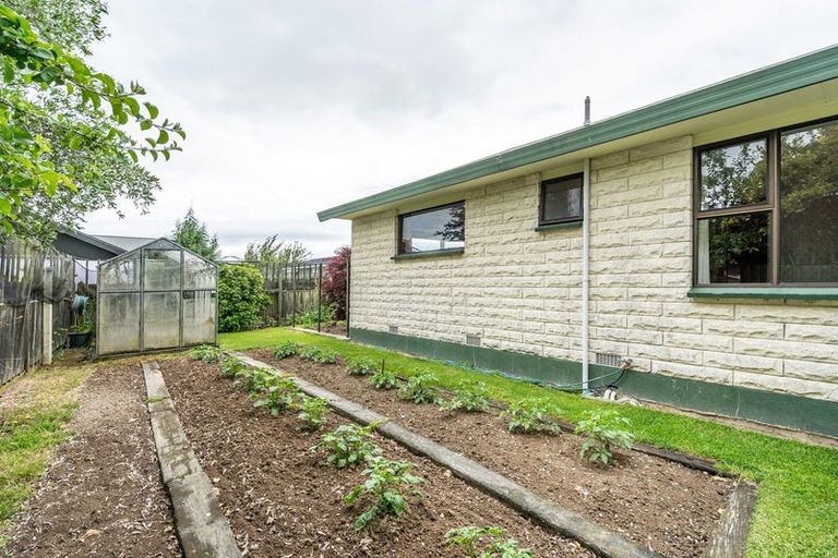 Photo of property in 2 Calder Place, Winton, 9720