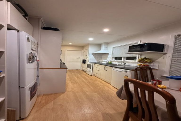 Photo of property in 27 Russell Road, Wainuiomata, Lower Hutt, 5014