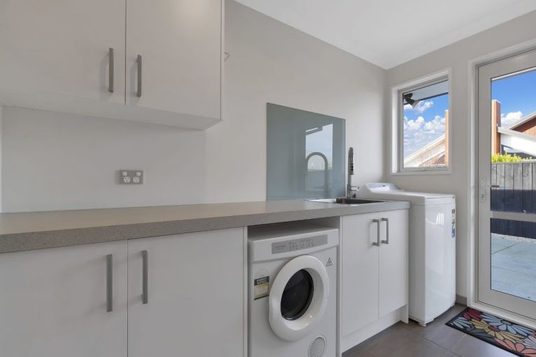 Photo of property in 12 Lewis Close, Rangiora, 7400