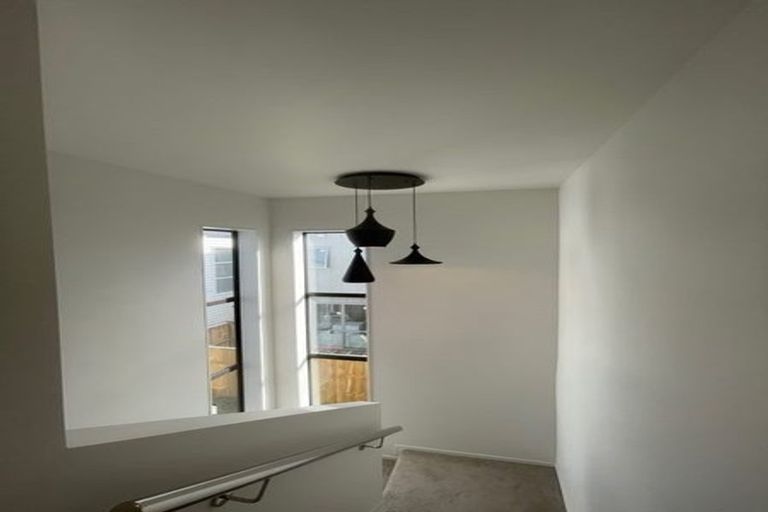 Photo of property in 106 Bellbird Street, Papakura, 2110