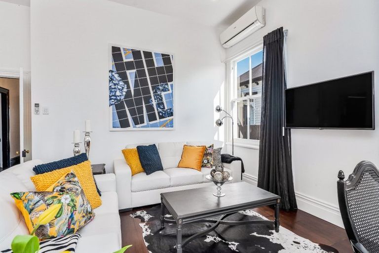 Photo of property in 12 Cross Street, Regent, Whangarei, 0112