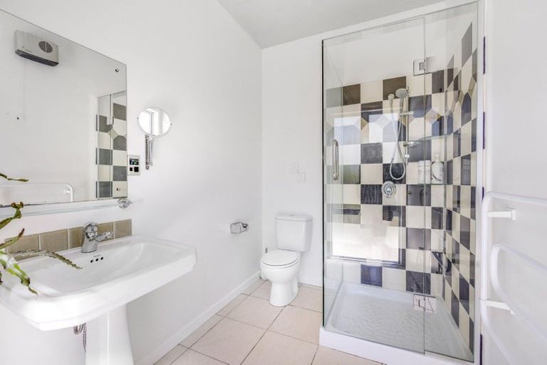 Photo of property in 126 Hamilton Avenue, Ilam, Christchurch, 8041