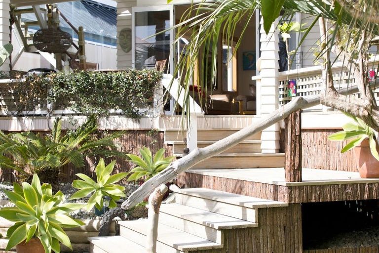 Photo of property in 42 Octavius Place, New Plymouth, 4312