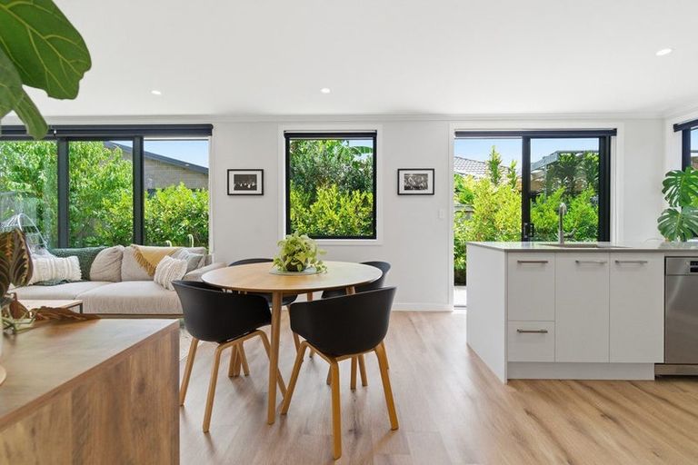 Photo of property in 43 Nursery Lane, Papamoa, 3118