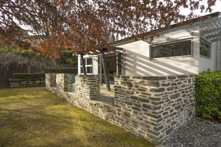 Photo of property in 1 Mcdonnell Road, Arrowtown, 9302