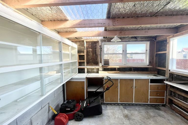 Photo of property in 36 Karaka Crescent, Levin, 5510