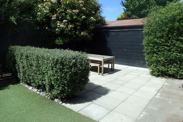 Photo of property in 1/12 Glenharrow Avenue, Avonhead, Christchurch, 8042