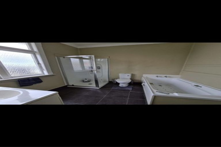 Photo of property in 42 Chelwood Street, Takaro, Palmerston North, 4412