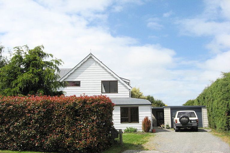 Photo of property in 4 Ward Place, Rangiora, 7400