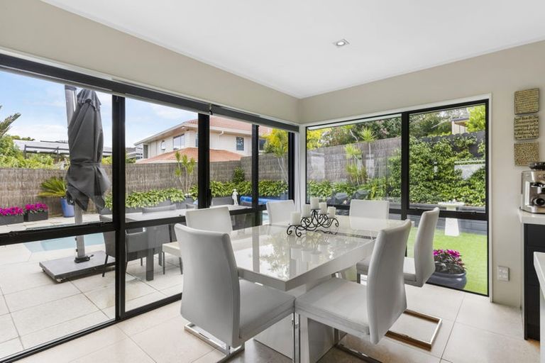 Photo of property in 29 Wiltshire Place, Somerville, Auckland, 2014