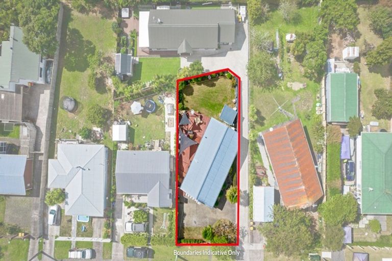 Photo of property in 1/19 Tramway Road, Beach Haven, Auckland, 0626
