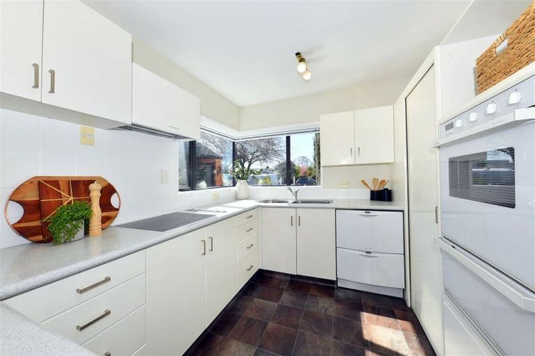 Photo of property in 431a Memorial Avenue, Burnside, Christchurch, 8053