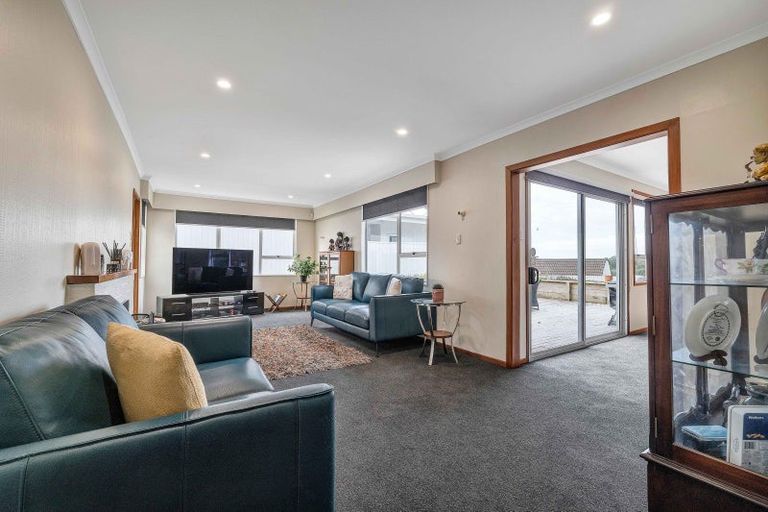 Photo of property in 377 Mangorei Road, Merrilands, New Plymouth, 4312