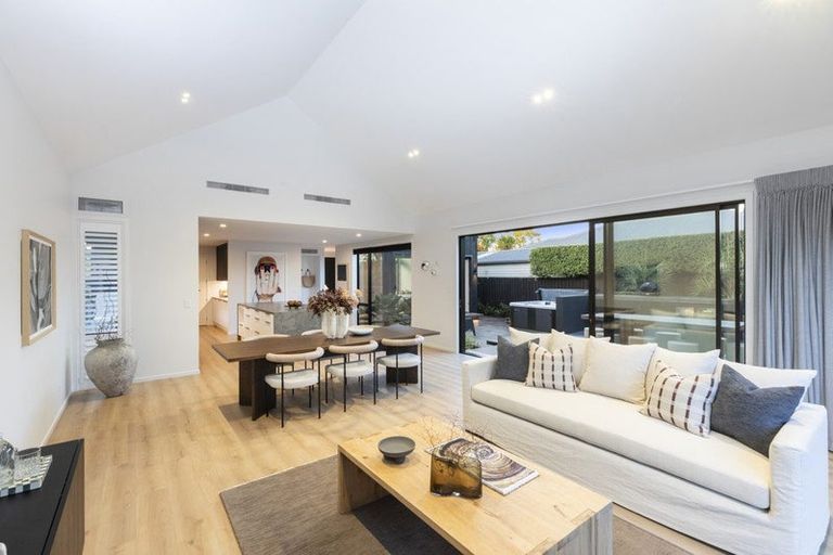 Photo of property in 184 Weston Road, St Albans, Christchurch, 8052