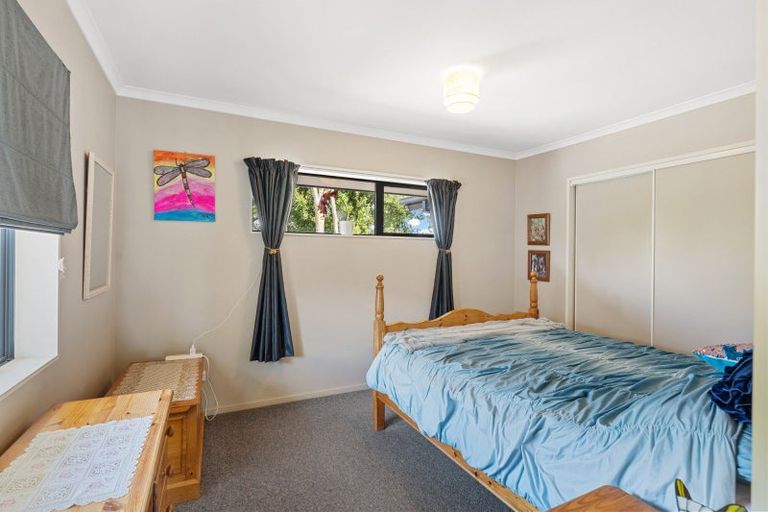Photo of property in 18 Calvandra Grove, Rangiora, 7400