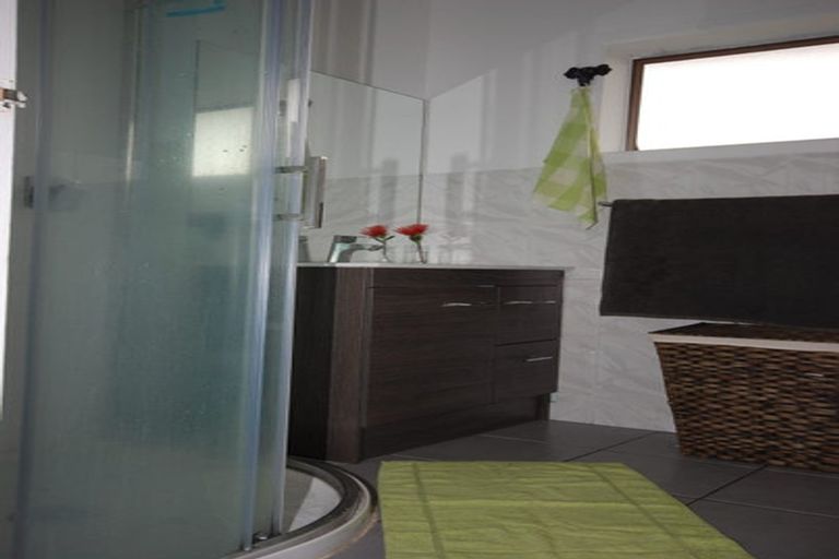 Photo of property in 1/10 Anne Road, Hillcrest, Auckland, 0627