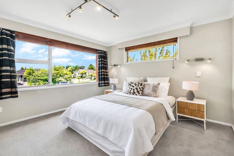 Photo of property in 39 Highfield Place, Avonhead, Christchurch, 8042