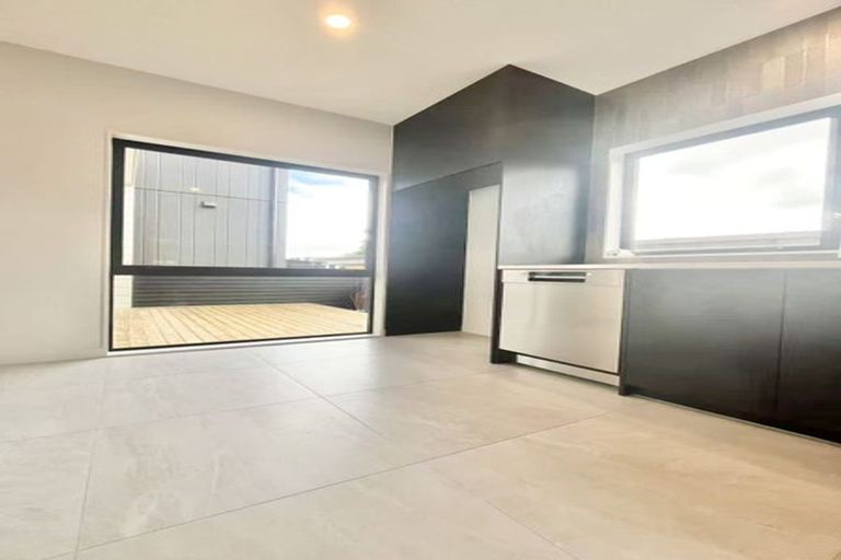 Photo of property in 4/29 Brandon Road, Glen Eden, Auckland, 0602