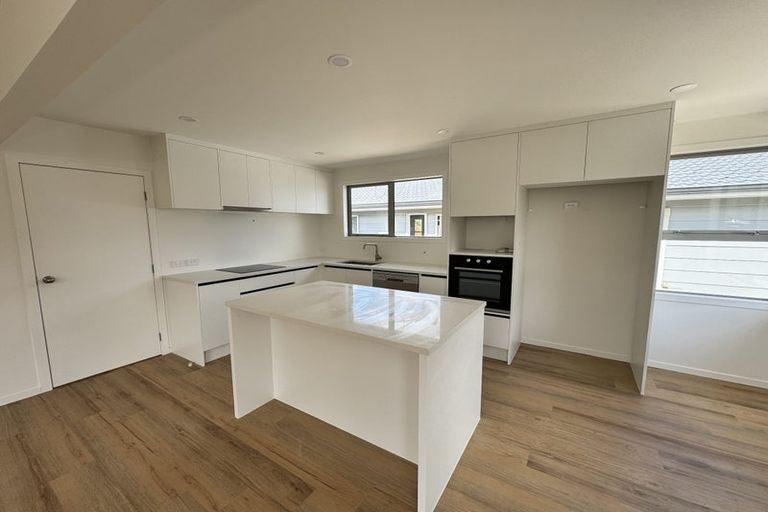 Photo of property in 58b Cedar Heights Avenue, Massey, Auckland, 0614