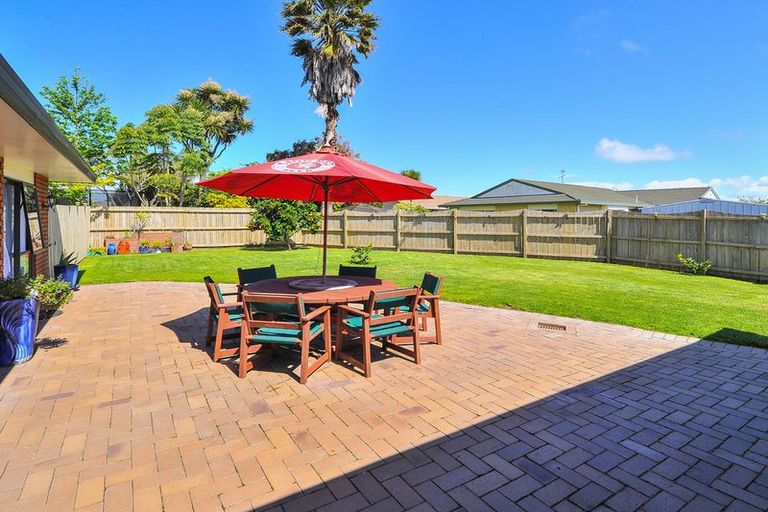 Photo of property in 3 Glenross Drive, Wattle Downs, Auckland, 2103