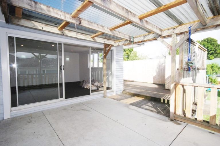 Photo of property in 15 Kerrydale Road, Manurewa, Auckland, 2102