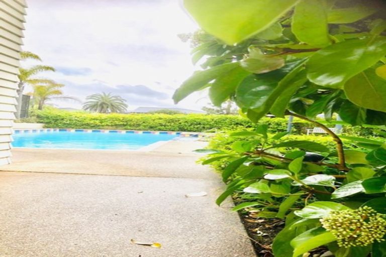 Photo of property in 100/2 Armoy Drive, East Tamaki, Auckland, 2016