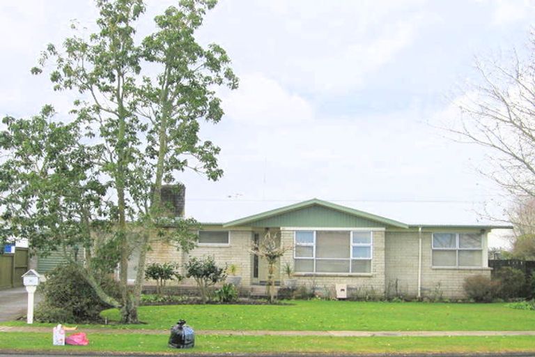 Photo of property in 30 Rhonda Avenue, Deanwell, Hamilton, 3206