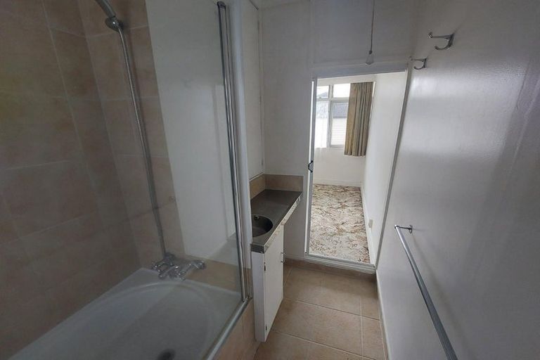 Photo of property in Balmoral Court, 1/130a Balmoral Road, Mount Eden, Auckland, 1024