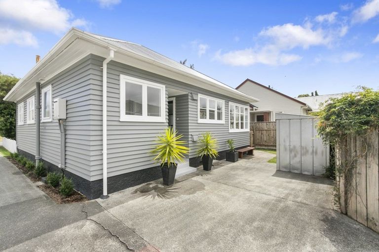 Photo of property in 10 Purser Grove, Fairfield, Lower Hutt, 5011