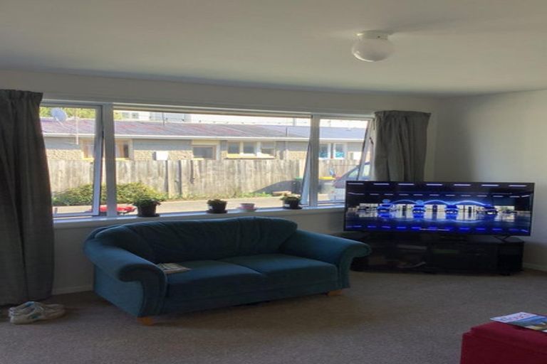 Photo of property in 2/451 Hereford Street, Linwood, Christchurch, 8011