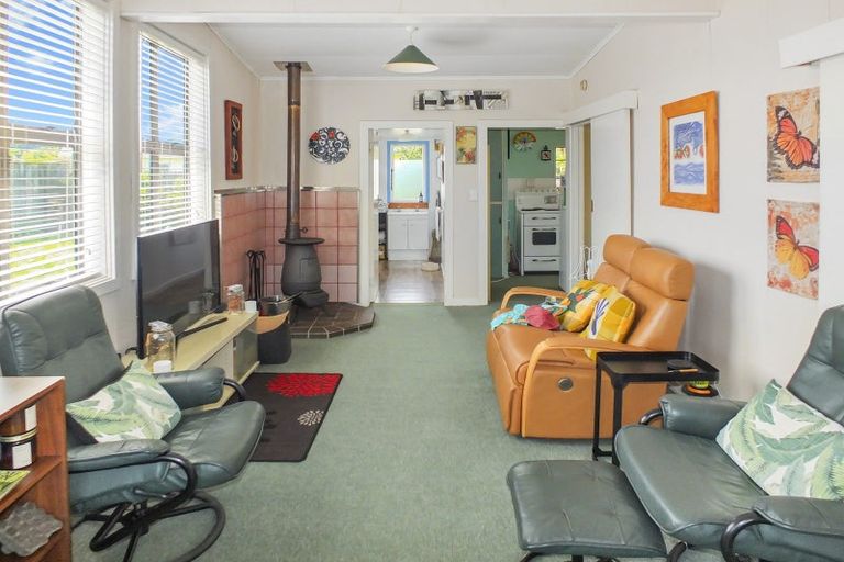 Photo of property in 31 Shortt Street, Foxton Beach, Foxton, 4815