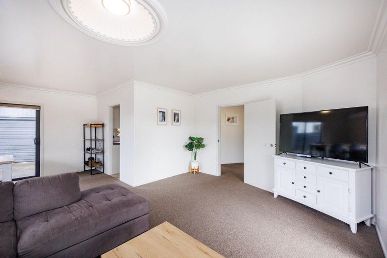 Photo of property in 21 Sutherland Crescent, Westbrook, Palmerston North, 4412