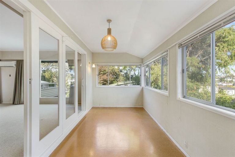 Photo of property in 6 Raines Avenue, Forrest Hill, Auckland, 0620