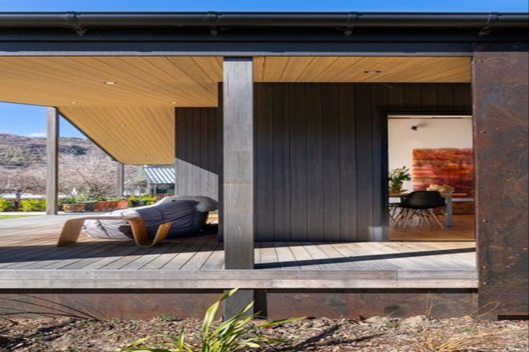 Photo of property in 10 Preston Drive, Arrowtown, 9302