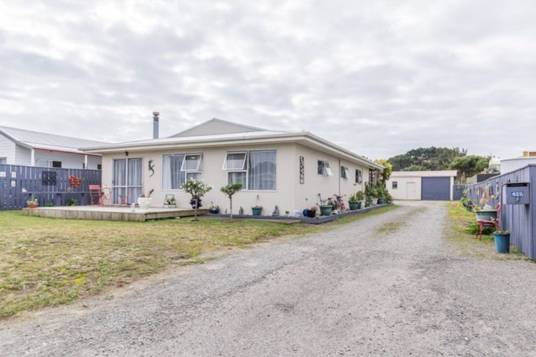 Photo of property in 622 Waitarere Beach Road, Waitarere Beach, Levin, 5510
