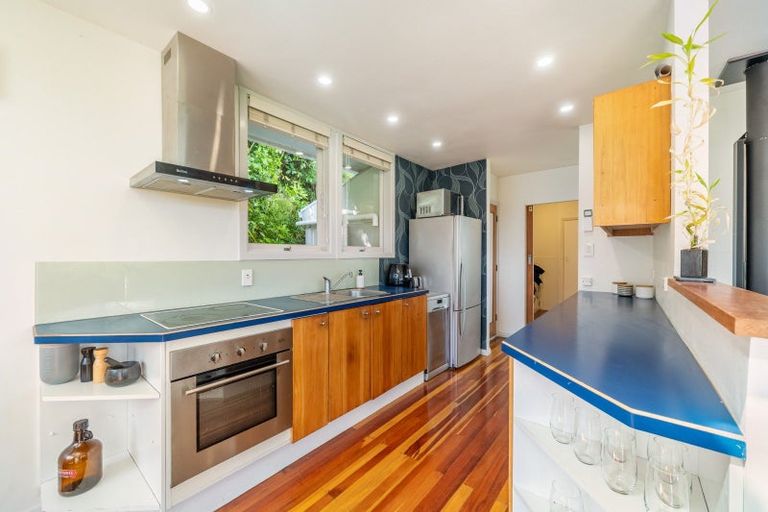 Photo of property in 61 Mana View Road, Paremata, Porirua, 5026