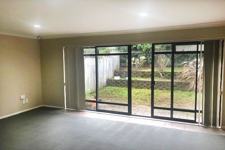 Photo of property in 60 English Oak Drive, Schnapper Rock, Auckland, 0632