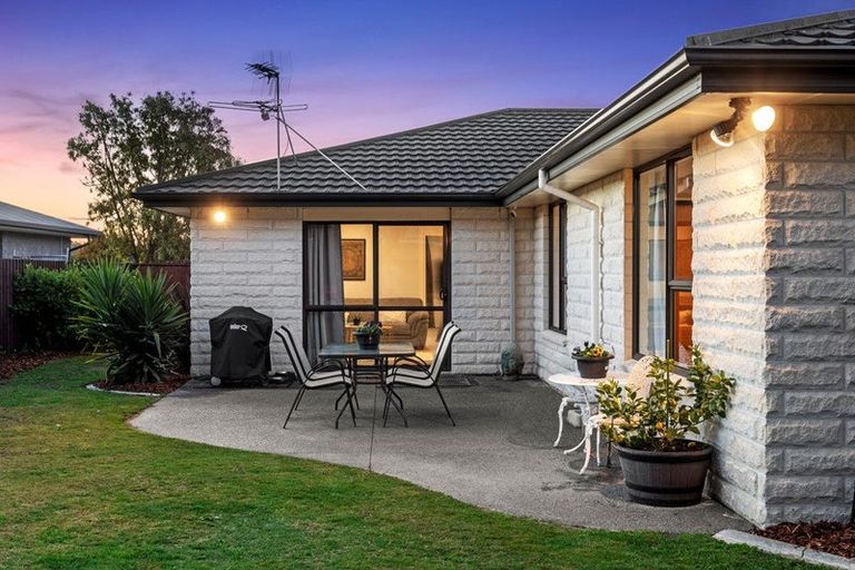 Photo of property in 12 Mervyn Drive, Avondale, Christchurch, 8061