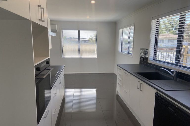 Photo of property in 77 Hillary Crescent, Maraenui, Napier, 4110