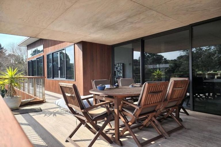 Photo of property in 55 Pitcairn Street, Oakura, 4314