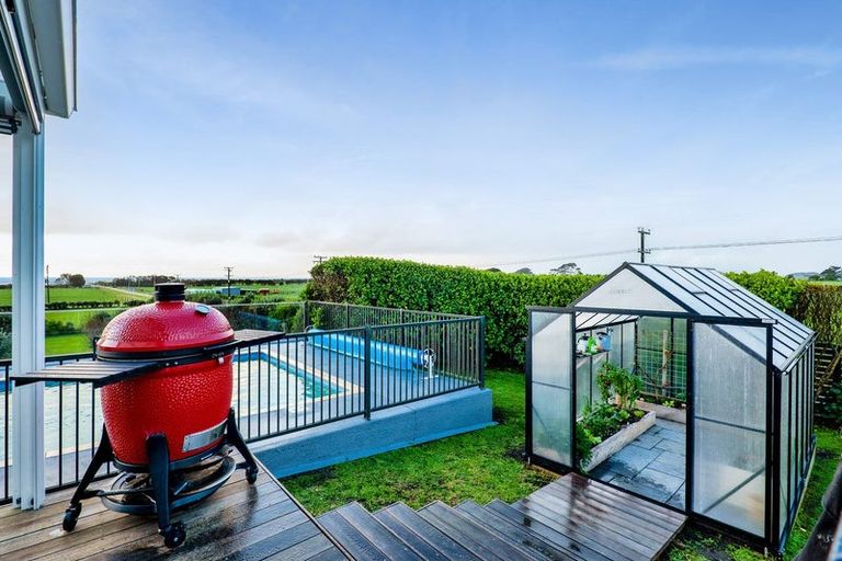 Photo of property in 255 Kaihihi Road, Okato, 4381