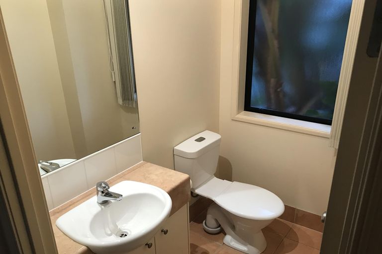 Photo of property in 8 Trimaran Drive, Gulf Harbour, Whangaparaoa, 0930