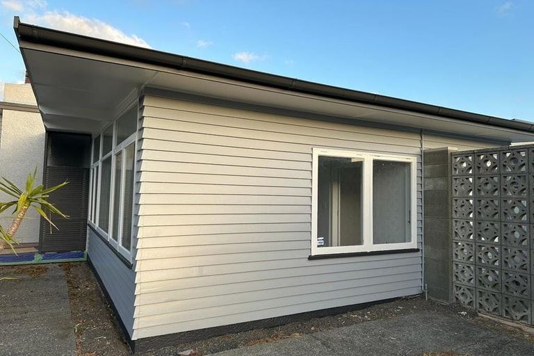 Photo of property in 9 Harbour Park Terrace, Khandallah, Wellington, 6035