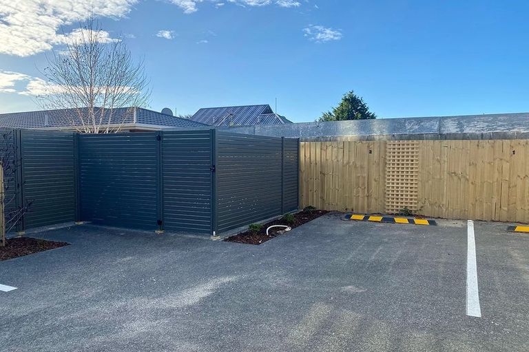 Photo of property in 2/45 Division Street, Riccarton, Christchurch, 8041